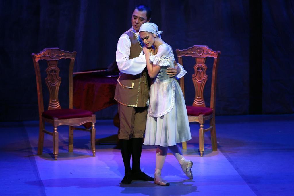 باليه الاوبرا تبدا موسمها بعرض سندريلا