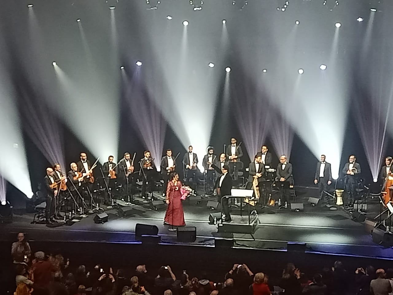 الموسيقى العربية" تُحيي ليلة ساحرة لكوكب الشرق "أم كلثوم" بباريس في الذكرى الـ50 لرحيلها