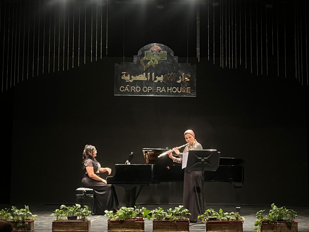 لوحة موسيقية كلاسيكية ورومانسية بالأوبرا