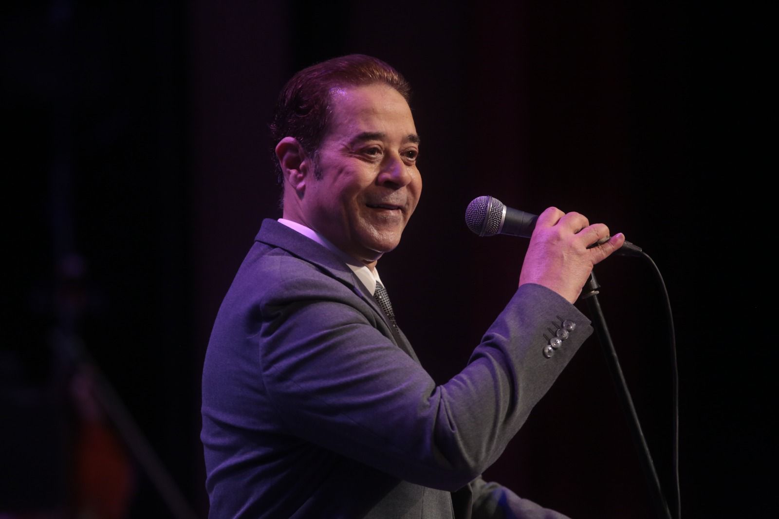 الاوبرا اختتمت فعالياتها الرمضانية  مدحت صالح يغرد على المسرح الكبير فى ختام برنامج الاوبرا الرمضانى