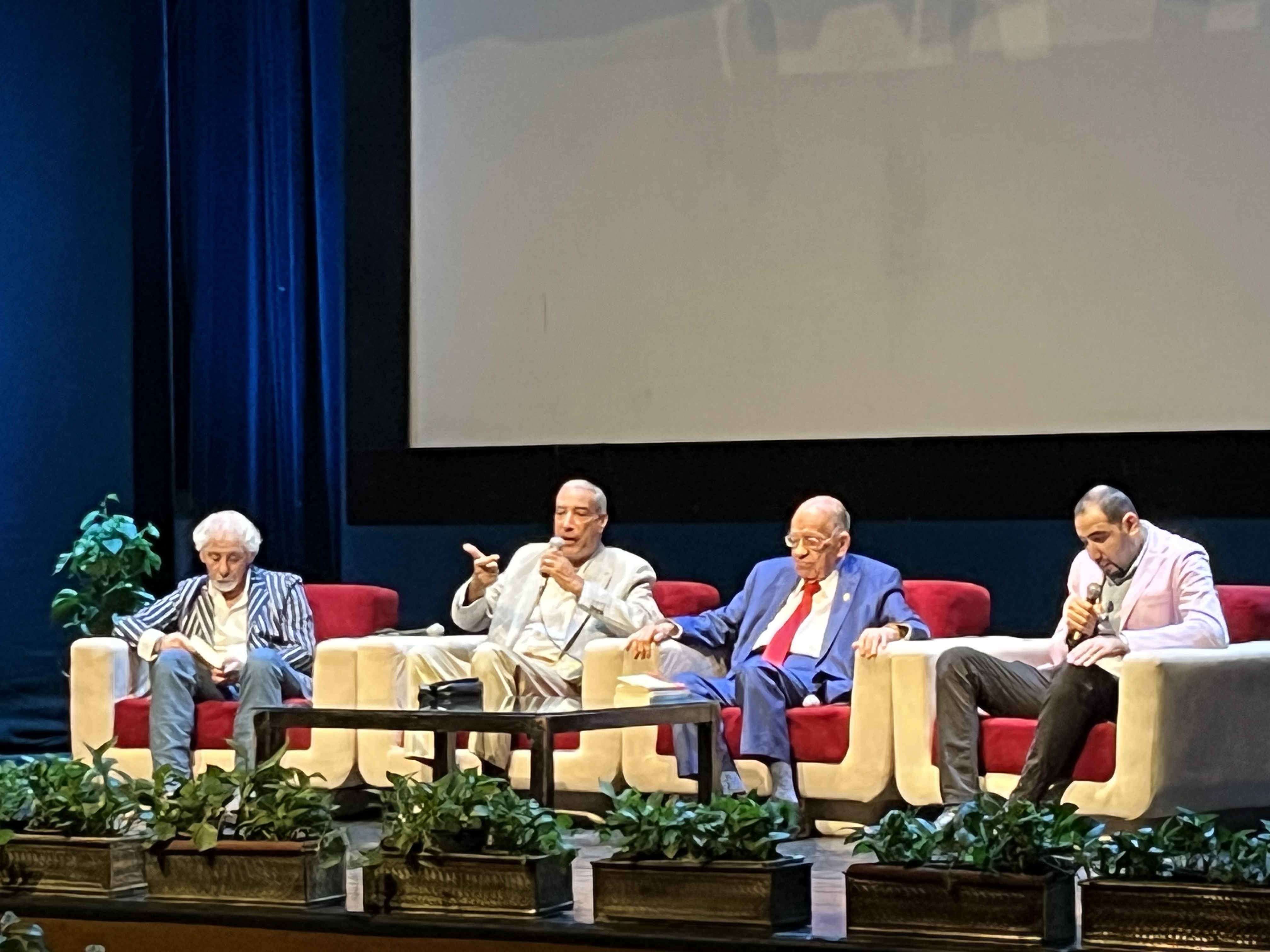 وزارة الثقافة المصرية قدمت صالون ثقافى "مصر مسرحا للأحداث في روايات لوفينو"